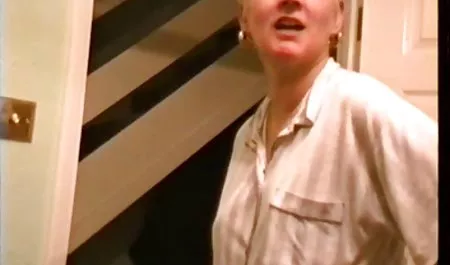 پنت هاوس پت نیکی بنز می شود Titty Fucked زیباترین سکس ها & Pidh Pounded!