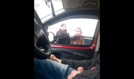 دو دختر مدرسه زیباترین کلیپ سکسی ای به هم زدند